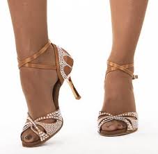 Tacones de dama con piedritas